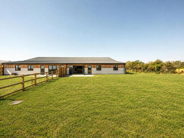 House for sale in Marsh Gibbon, Buckinghamshire