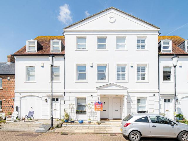 House for sale in Oad Street, Kent