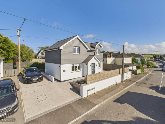 House for sale in Illogan, Cornwall
