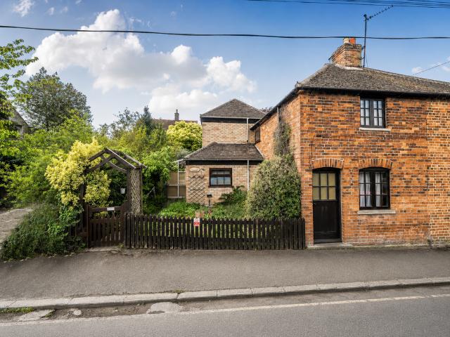 House for sale in Berrick Salome, Oxfordshire