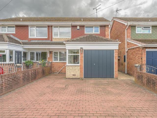 House for sale in Kingswinford, West Midlands