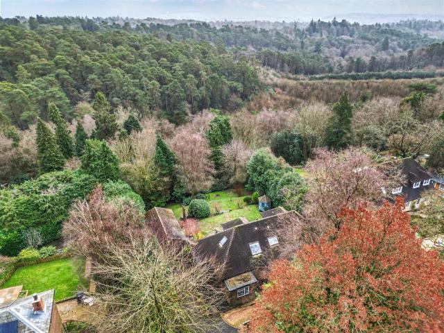 House for sale in Fole, Surrey