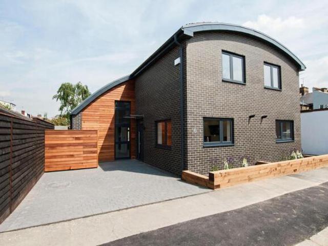 House for sale in Hale End, Greater London