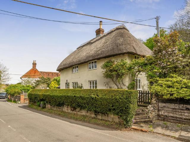 House for sale in Barton Stacey, Hampshire