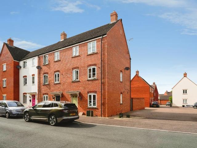 House for sale in Wheatpieces, Pamington