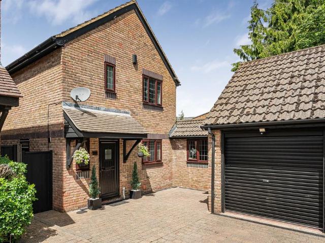 House for sale in Lane End, Buckinghamshire