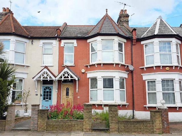 House for sale in Palmers Green, Greater London