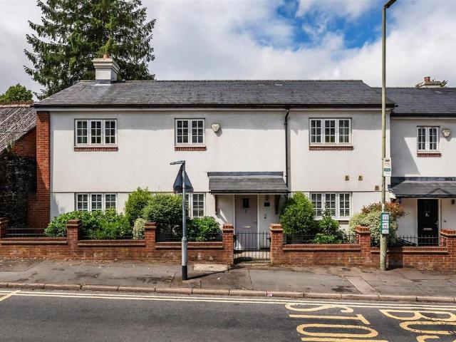 House for sale in Tower Hill, Pachesham Park