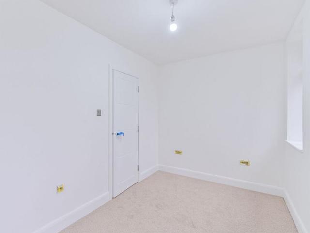 House for sale in London Borough of Croydon, Selsdon