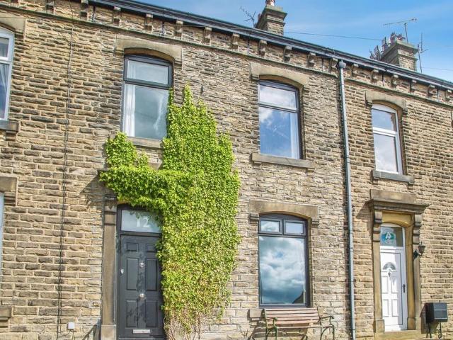 House for sale in Wooldale, West Yorkshire