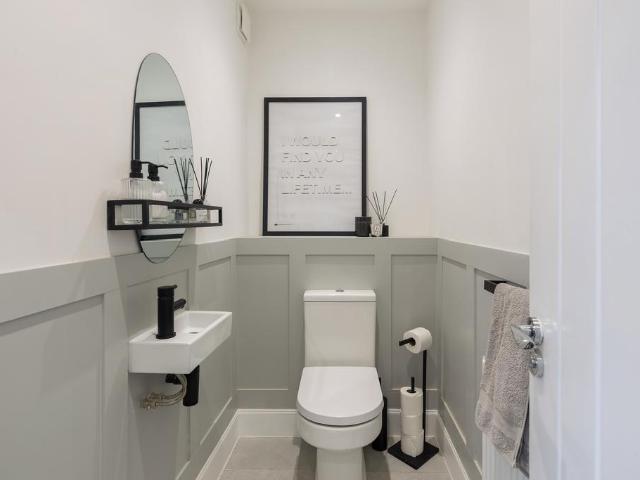 House for sale in Kings Hill, Colliers End