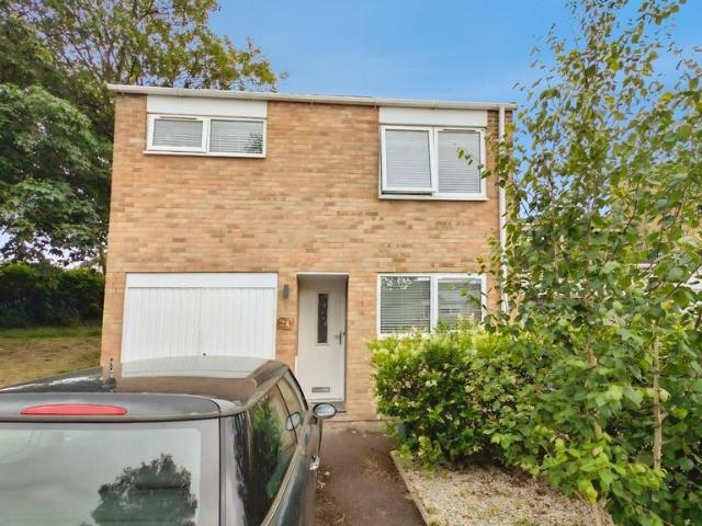 House for sale in Kingswood