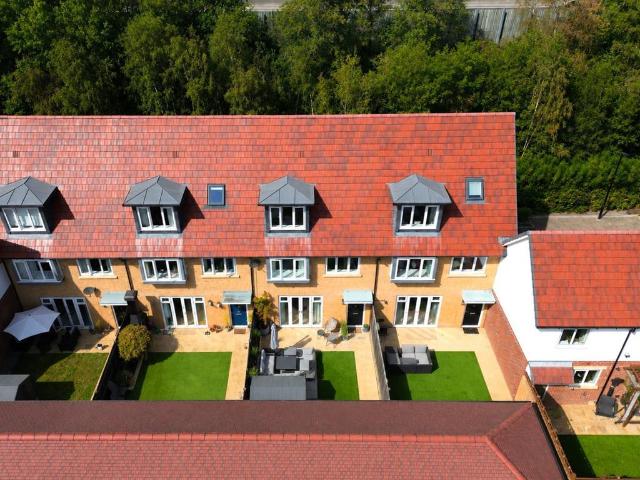 House for sale in Elvetham Heath, Hart