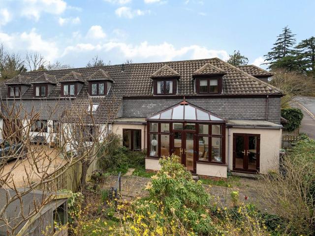 House for sale in Broadwater Down, Sandown Park