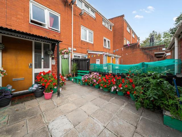 House for sale in Cossall Estate, Greater London