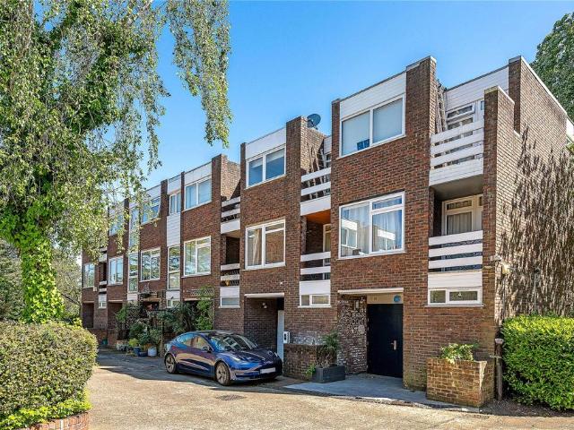 House for sale in Southfields, Greater London
