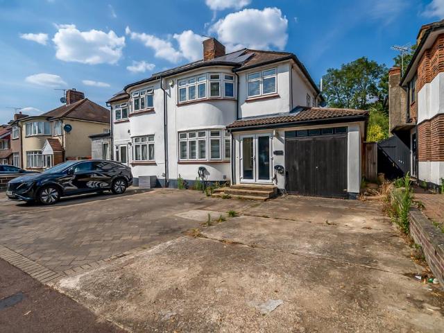 House for sale in Middle Park, Greater London