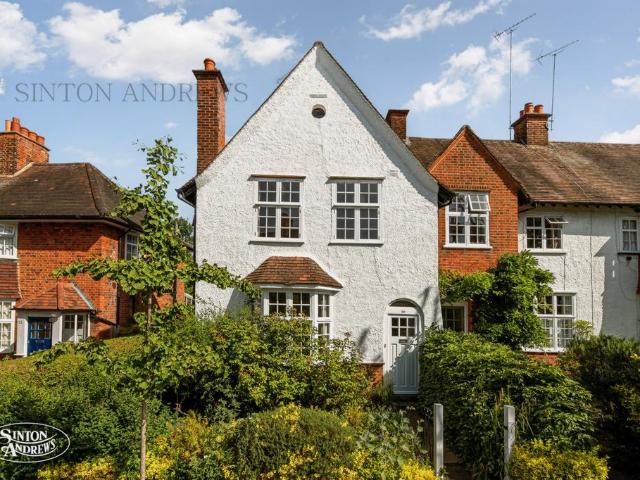 House for sale in London Borough of Ealing, Perivale