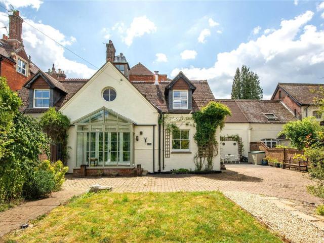House for sale in Pachesham Park, Surrey