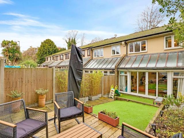 House for sale in London Borough of Lewisham, Forest Hill