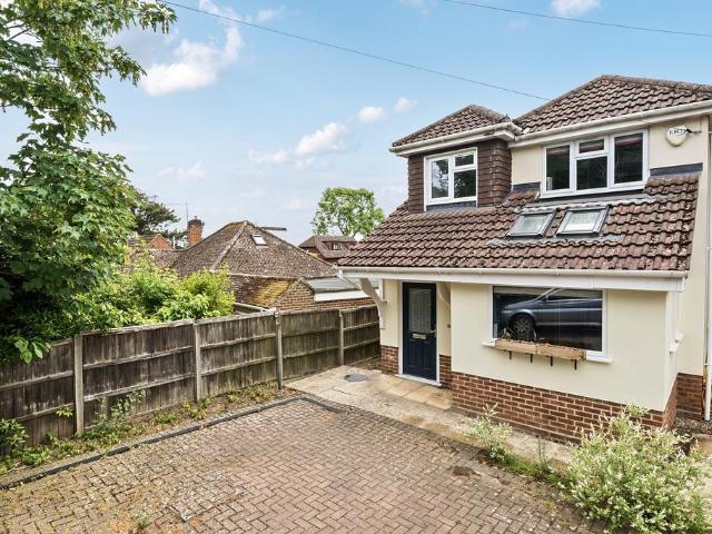 House for sale in Fole, Surrey