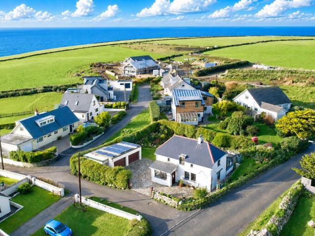 House for sale in Mawgan-in-Pydar, Trenance