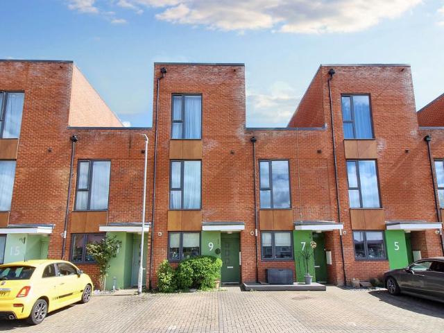 House for sale in Quarrendon, Aylesbury