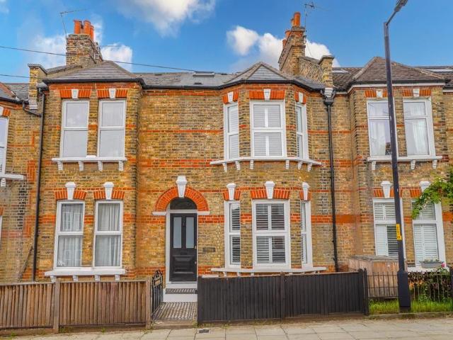 House for sale in East Dulwich, Greater London