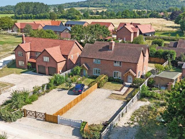 House for sale in Henton, Berrick Salome