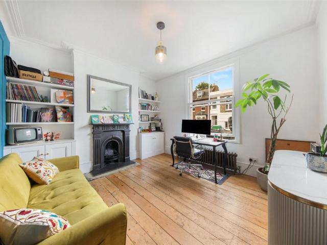 House for sale in Elthorne Estate, Greater London