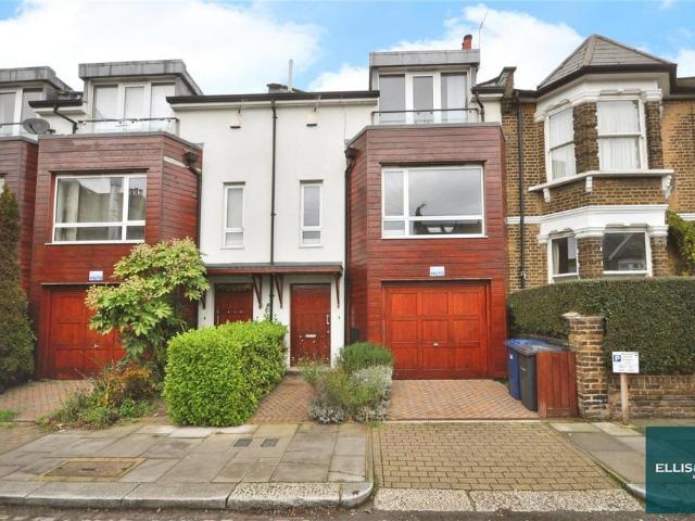 House for sale in Colney Hatch, Greater London