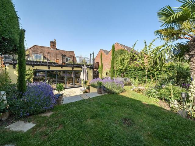House for sale in Thatcham, West Berkshire