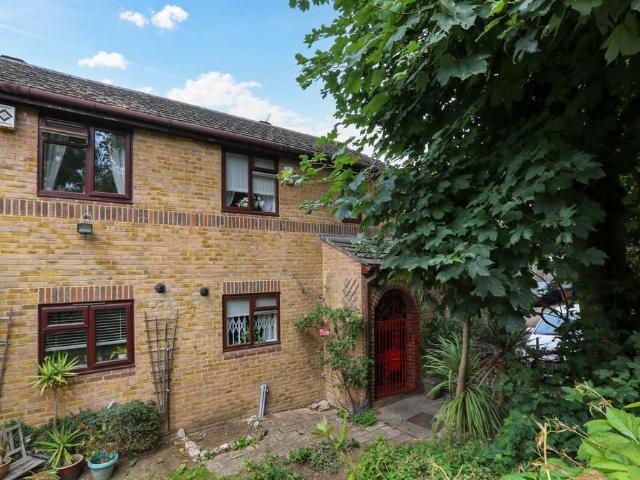 House for sale in Camberwell, Greater London