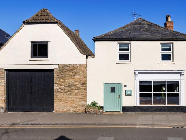 House for sale in Cricklade, Wiltshire