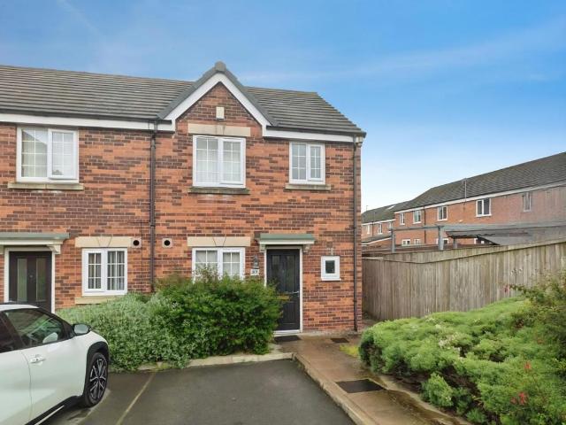 House for sale in Cottingley, West Yorkshire