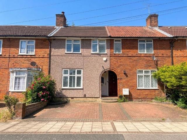 House for sale in Mill Hill, Greater London