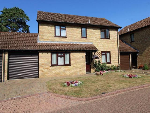 House for sale in Nork, Red Hill