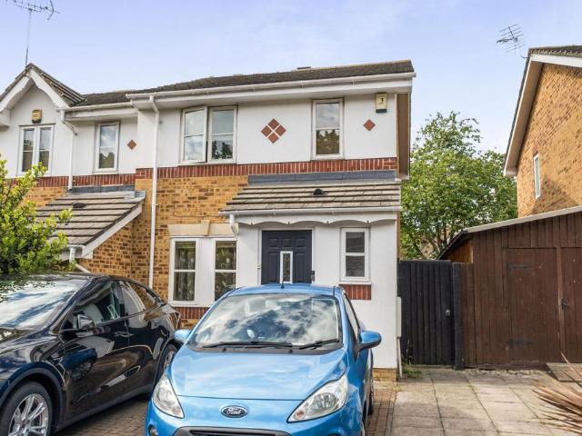 House for sale in Silvertown, Greater London