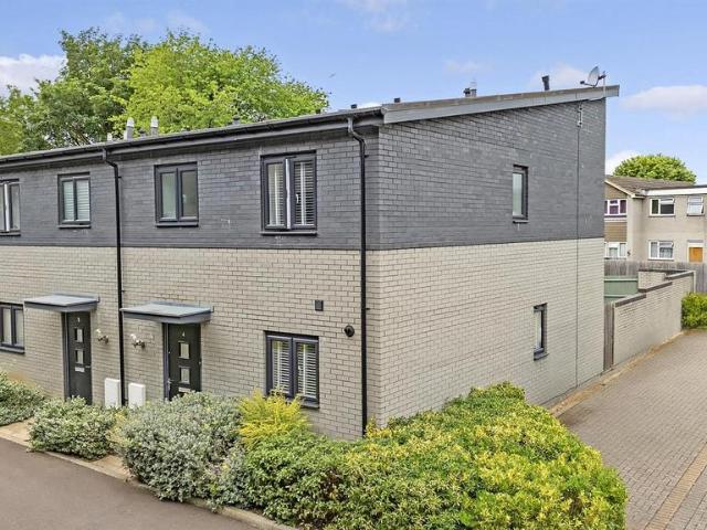 House for sale in Navestock Side, Essex