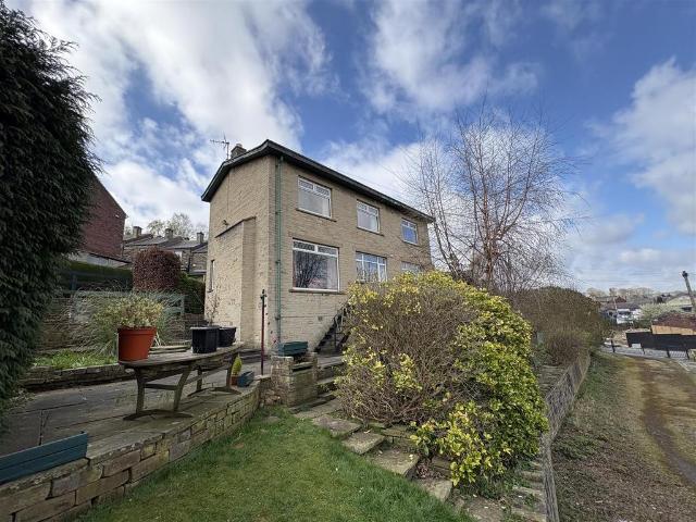 House for sale in Cleckheaton, West Yorkshire