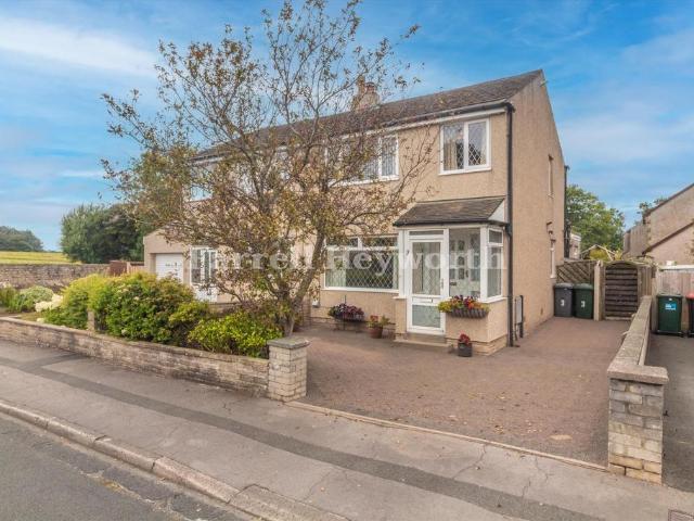House for sale in Caton, Bare