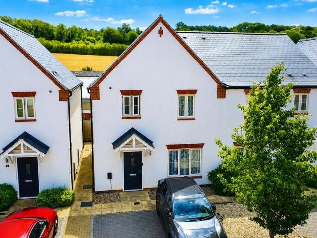 House for sale in Bourne End, Pouchen End