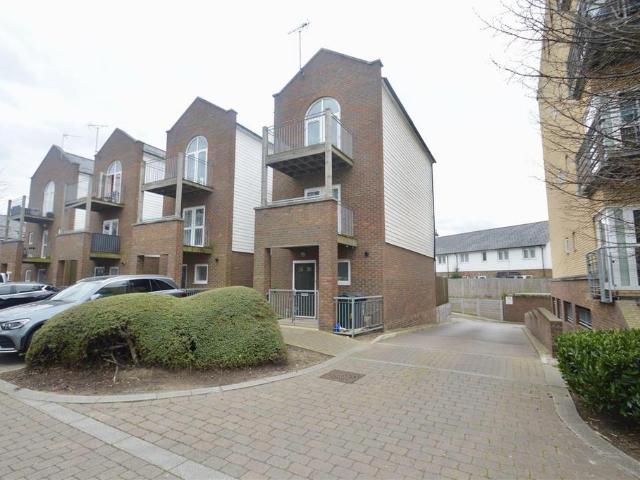 House for sale in Swanscombe and Greenhithe, Monks Orchard