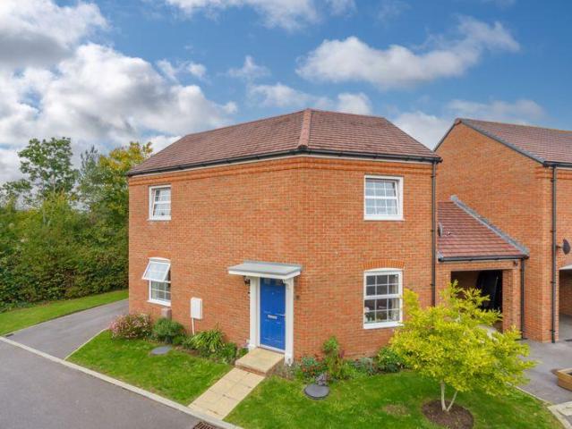 House for sale in Littlecote, West Sussex