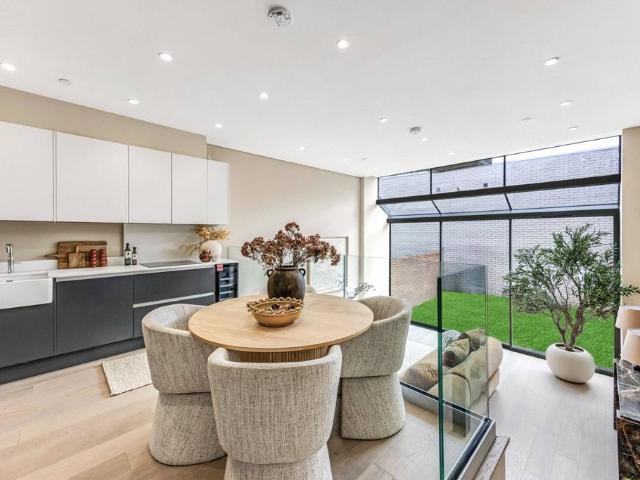 House for sale in Greater London