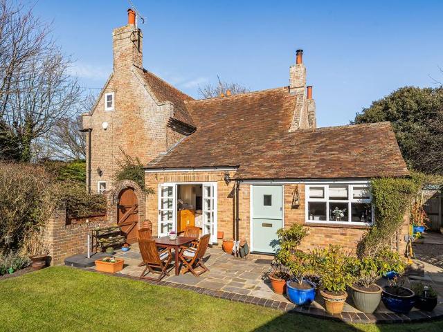 House for sale in Minster, Acol