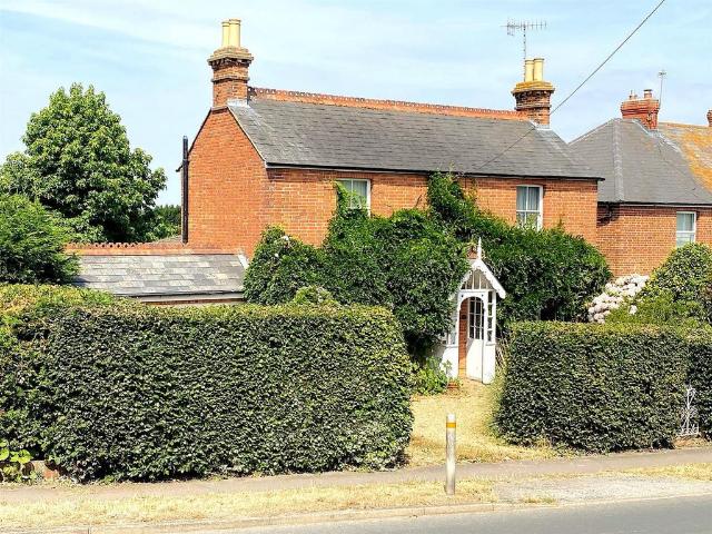 House for sale in Little Common, Heathlands