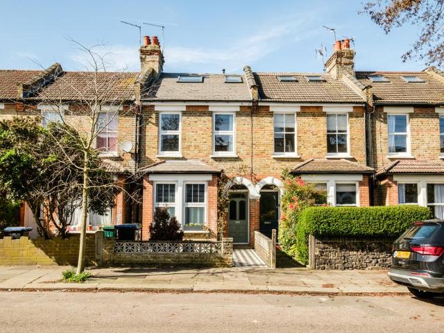 House for sale in New Southgate, Greater London