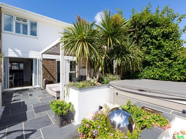 House for sale in Jersey Marine, Wales