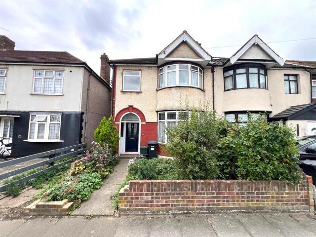 House for sale in Loxford, Seven Kings